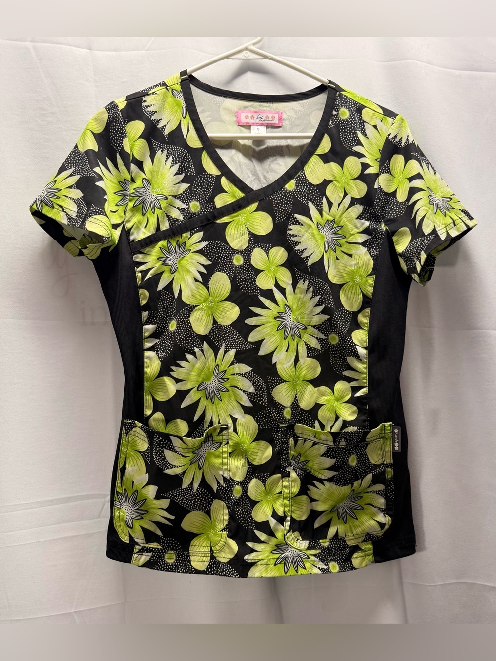 Koi Black and Lime Green Floral V-Neck Scrub Top Size Small